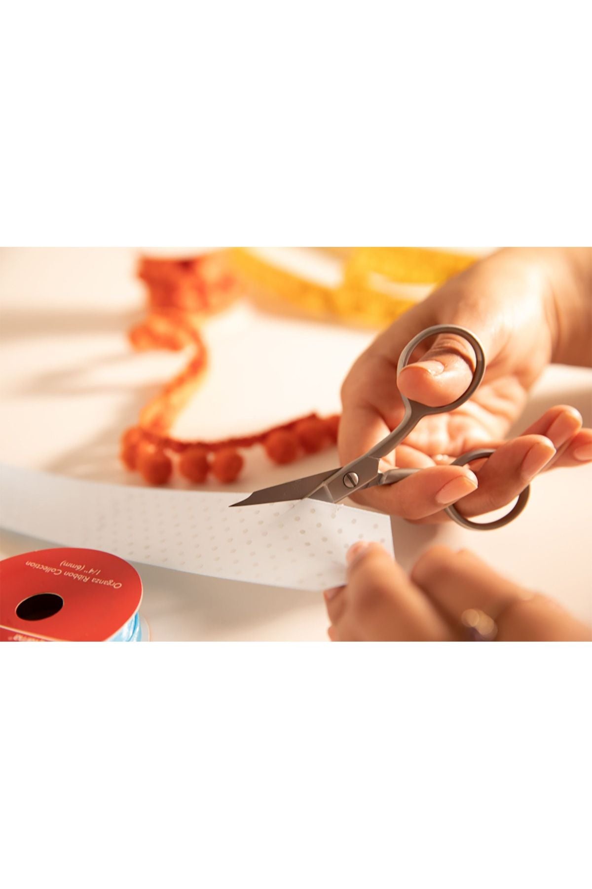 HUSQVARNA® VIKING® 4in/10.2cm Micro Tip Straight Blade Scissor HUSQVARNA® VIKING® 4in/10.2cm Micro Tip Straight Blade Scissor