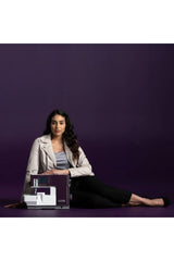 PFAFF® admire air 7000 Coverlock Machine PFAFF® admire air 7000 Coverlock Machine