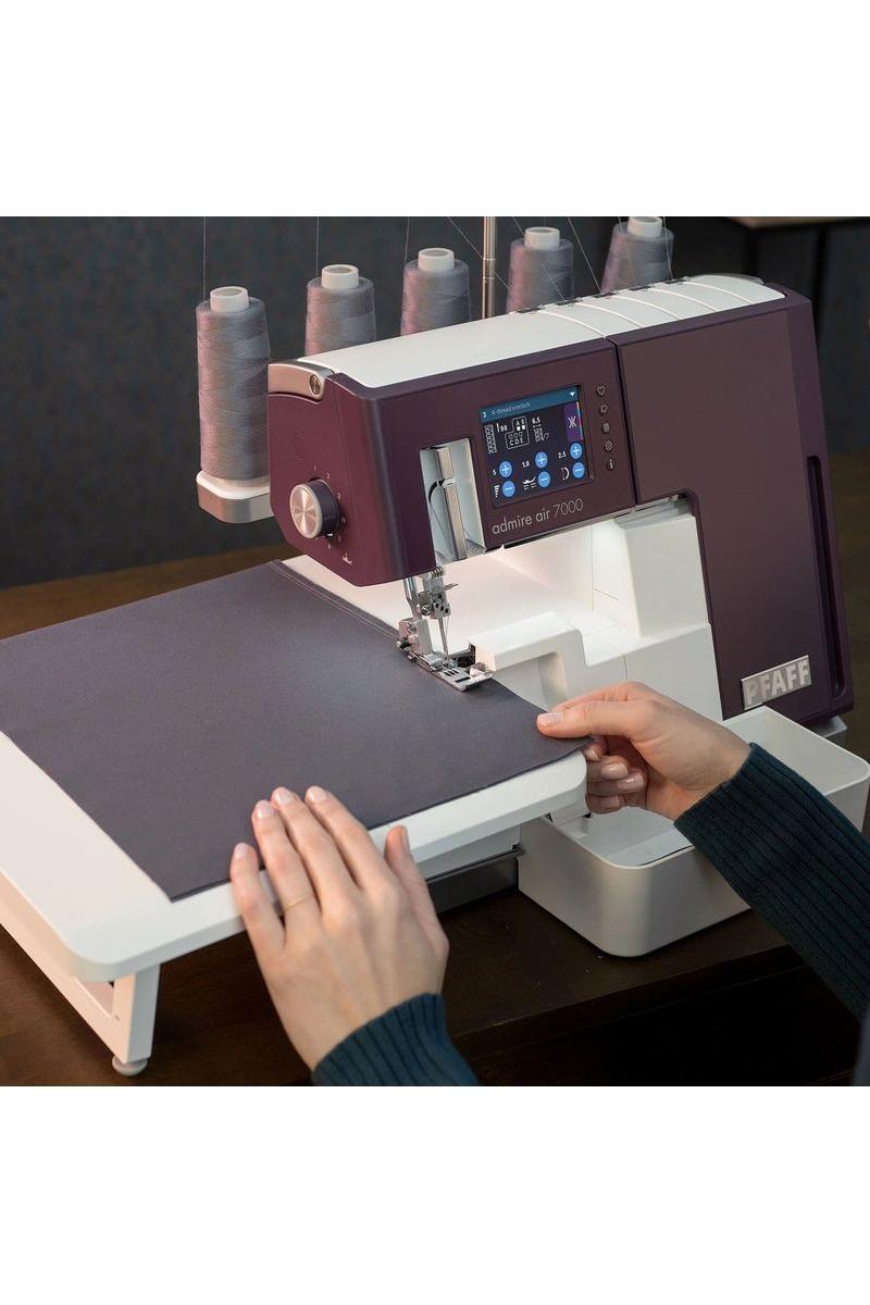 PFAFF® admire air 7000 Coverlock Machine PFAFF® admire air 7000 Coverlock Machine