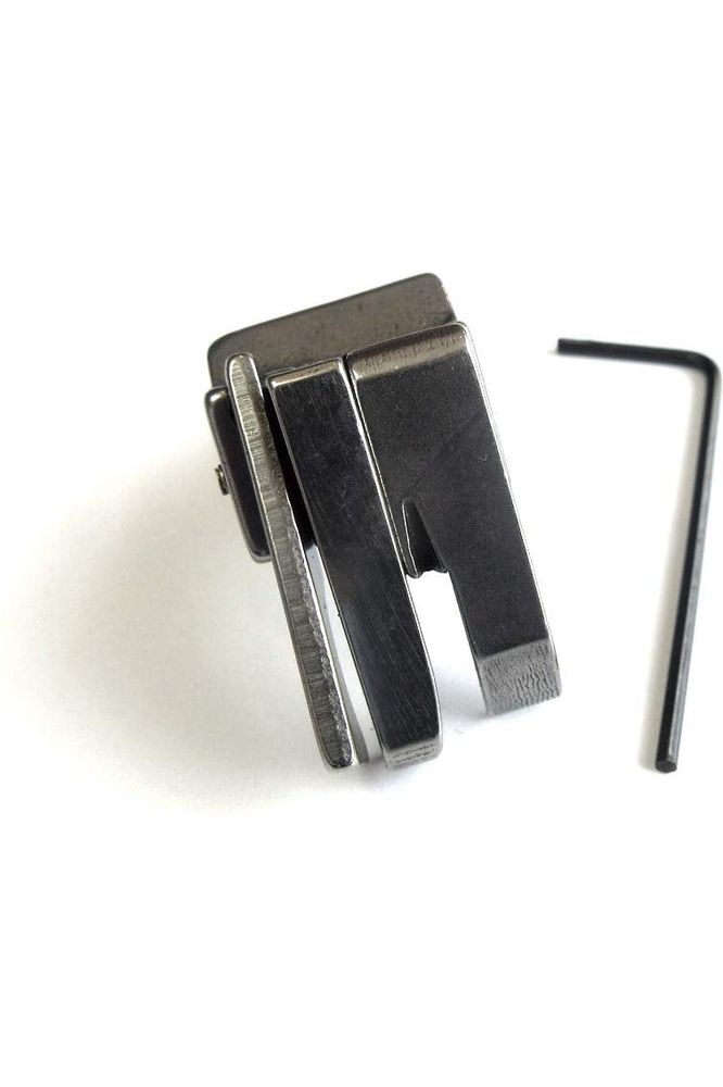 High Shank, Dual Compensating Raising Foot Sewing Machine 211-15 1/16" X 5/16" High Shank, Dual Compensating Raising Foot Sewing Machine 211-15 1/16" X 5/16"