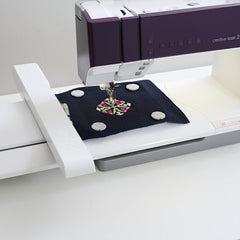 PFAFF® creative™ Petite Metal Hoop 100 x 100 mm PFAFF® creative™ Petite Metal Hoop 100 x 100 mm