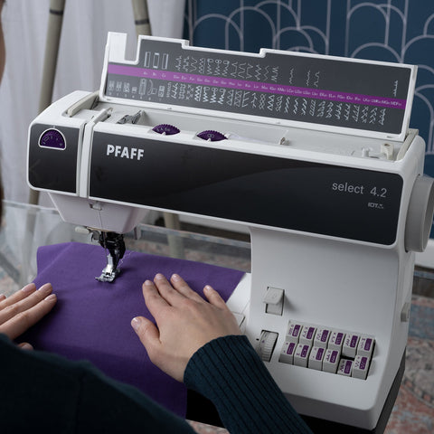 PFAFF® select™ 4.2 Sewing Machine PFAFF® select™ 4.2 Sewing Machine