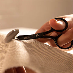 PFAFF® 4in/10.2cm Micro Tip Curved Blade Scissor PFAFF® 4in/10.2cm Micro Tip Curved Blade Scissor