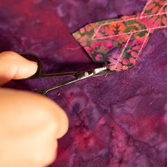 PFAFF® 3.5in/8.9cm Curved Embroidery Scissor PFAFF® 3.5in/8.9cm Curved Embroidery Scissor
