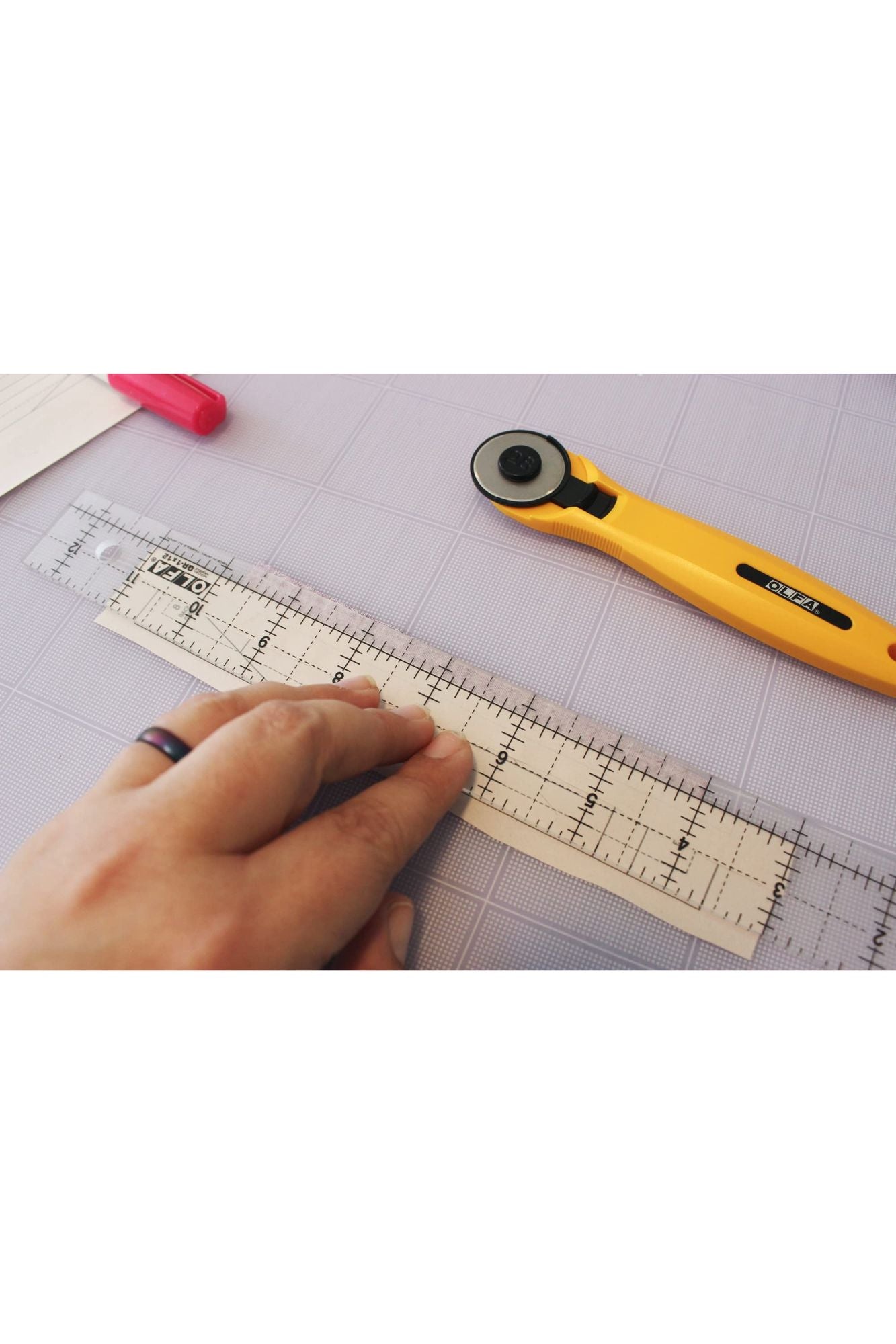 Olfa 1071819 QR-6x12 6-Inch by 12-Inch Frosted Advantage Acrylic Ruler Olfa 1071819 QR-6x12 6-Inch by 12-Inch Frosted Advantage Acrylic Ruler