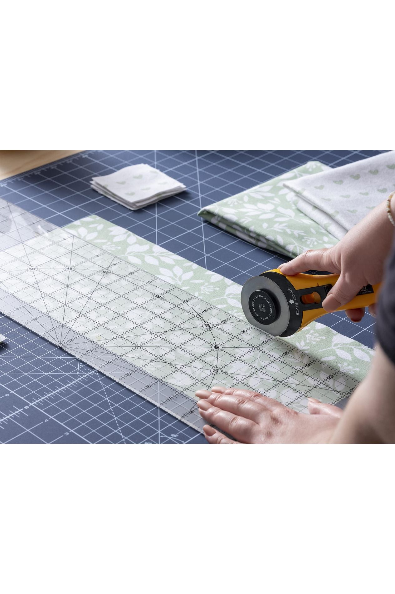 Olfa 1071819 QR-6x12 6-Inch by 12-Inch Frosted Advantage Acrylic Ruler Olfa 1071819 QR-6x12 6-Inch by 12-Inch Frosted Advantage Acrylic Ruler