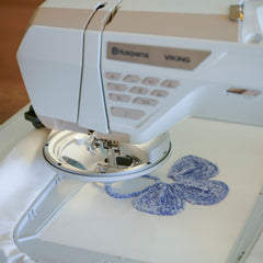 HUSQVARNA® VIKING® DESIGNER™ Embellishment Attachment HUSQVARNA® VIKING® DESIGNER™ Embellishment Attachment