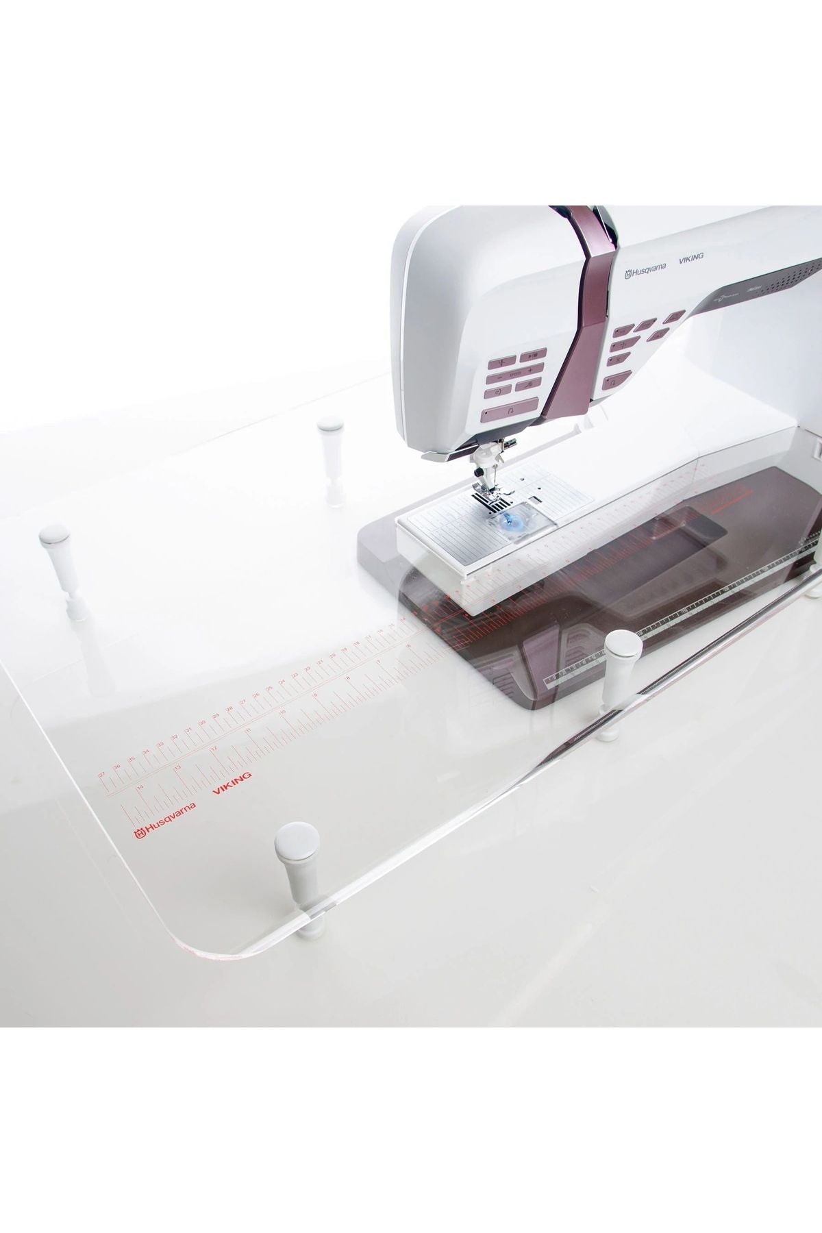 HUSQVARNA® VIKING® Quilter's Table 8, 9 HUSQVARNA® VIKING® Quilter's Table 8, 9