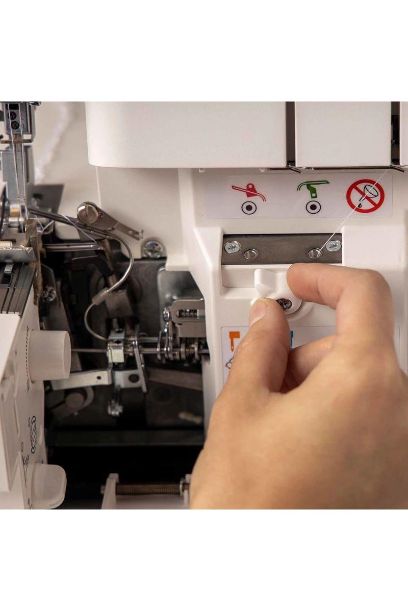 PFAFF® admire air 5000 Overlock Machine PFAFF® admire air 5000 Overlock Machine