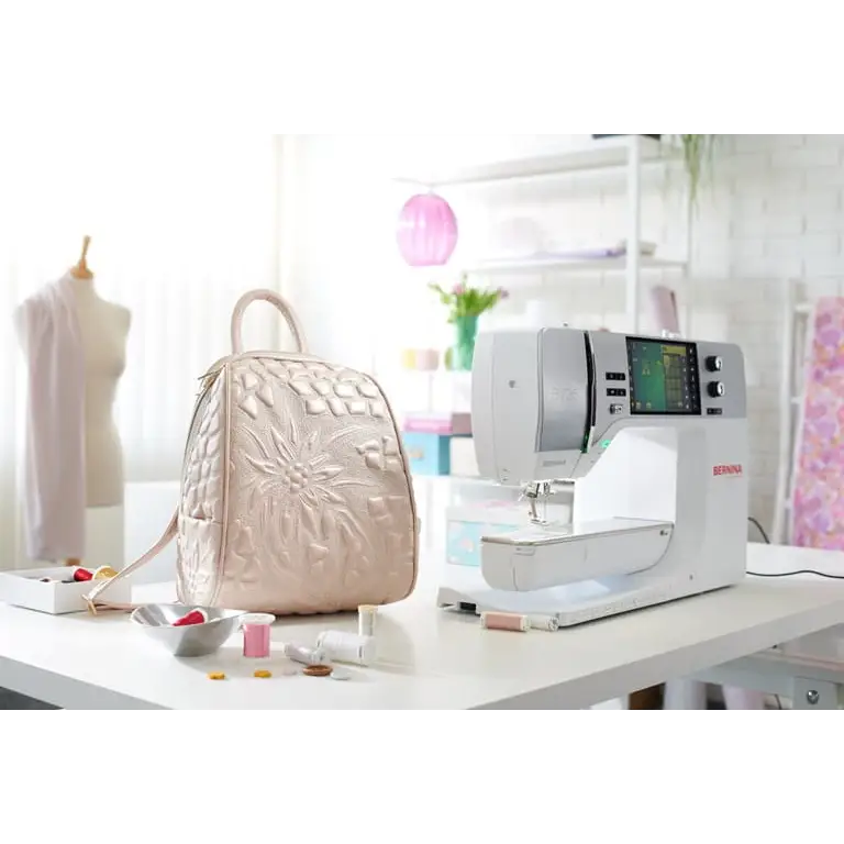 BERNINA 735 PRO - Sewing & Embroidery Machine BERNINA 735 PRO - Sewing & Embroidery Machine