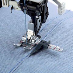 PFAFF® Adjustable Guide Foot for IDT™ System PFAFF® Adjustable Guide Foot for IDT™ System