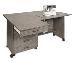 Sylvia Modèle 1600 Grande armoire modulaire pour machine à courtepointe et à coudre QuiltMate Sylvia Modèle 1600 Grande armoire modulaire pour machine à courtepointe et à coudre QuiltMate