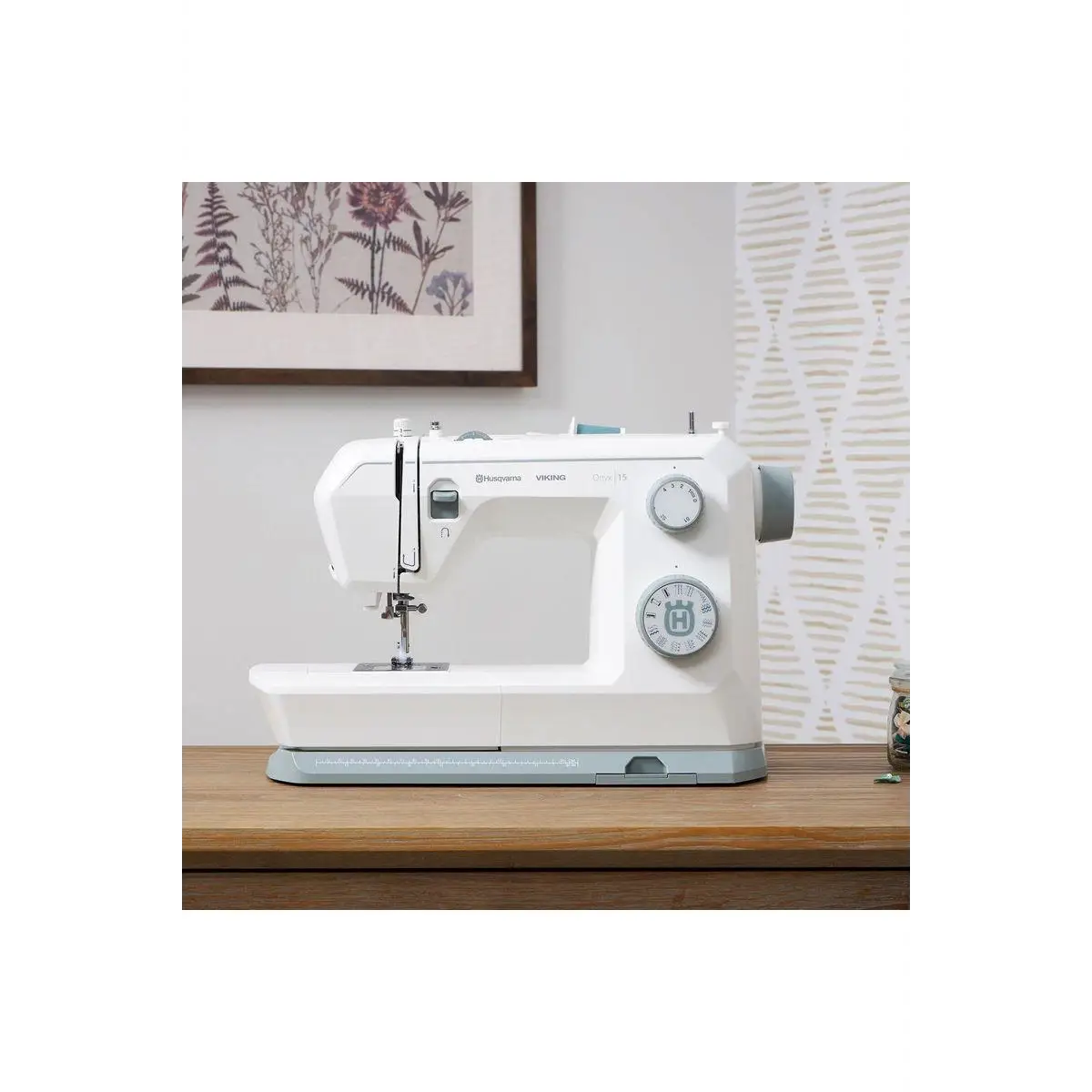 HUSQVARNA® VIKING® ONYX 15 Sewing Machine HUSQVARNA® VIKING® ONYX 15 Sewing Machine