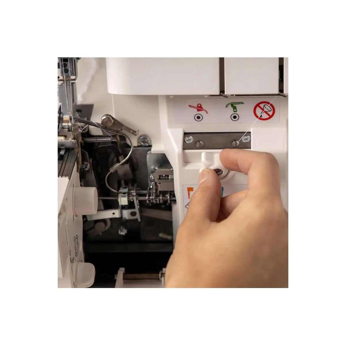 PFAFF® admire air 5000 Overlock Machine PFAFF® admire air 5000 Overlock Machine