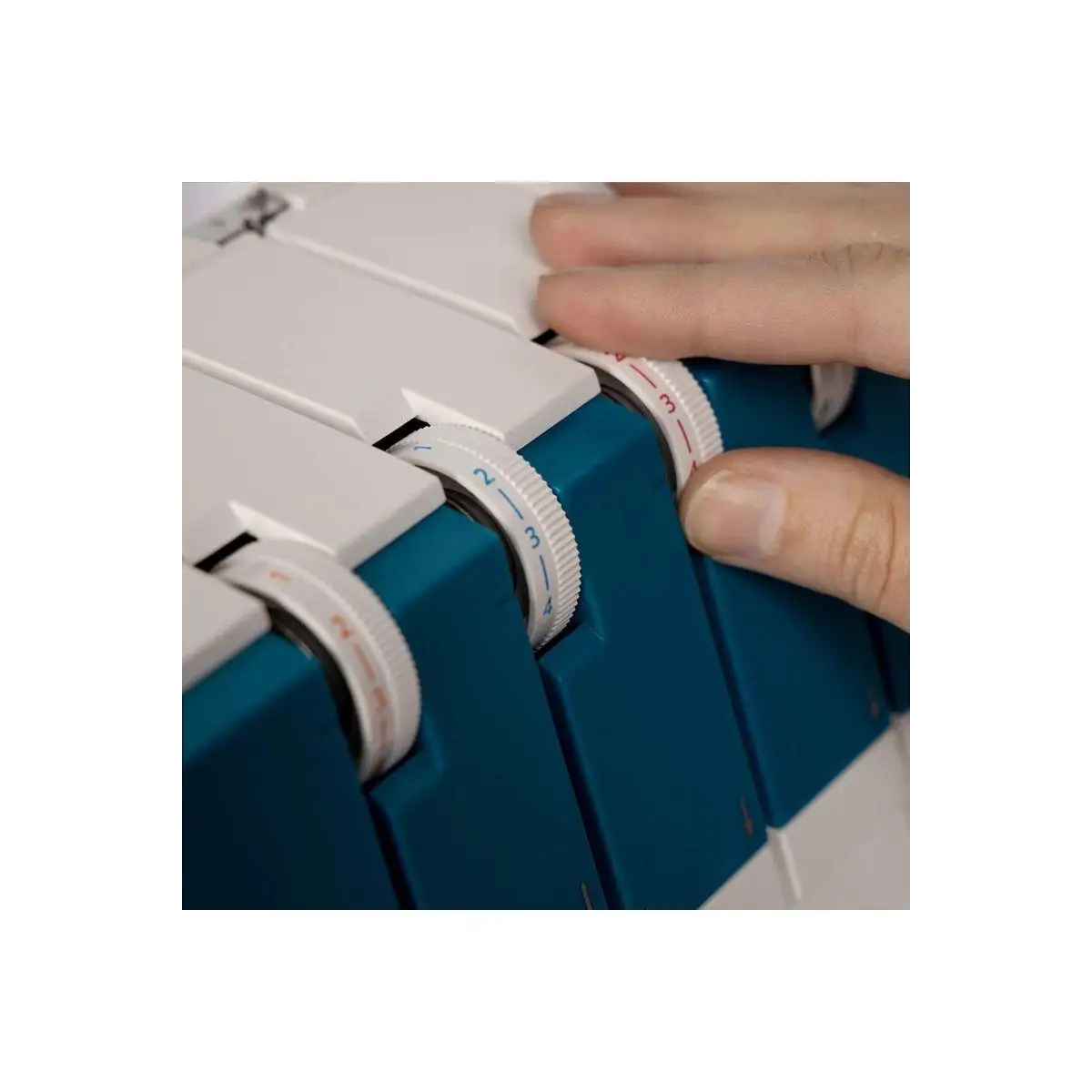 PFAFF® admire air 5000 Overlock Machine PFAFF® admire air 5000 Overlock Machine