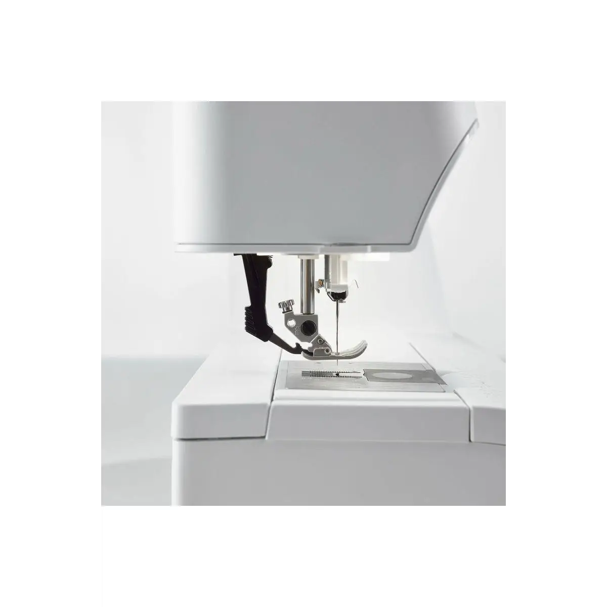 PFAFF® expression 710 Sewing Machine Special Edition PFAFF® expression 710 Sewing Machine Special Edition