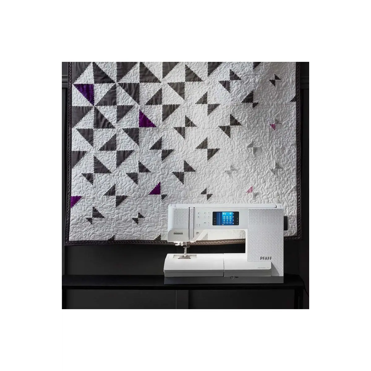 PFAFF® expression 710 Sewing Machine Special Edition PFAFF® expression 710 Sewing Machine Special Edition