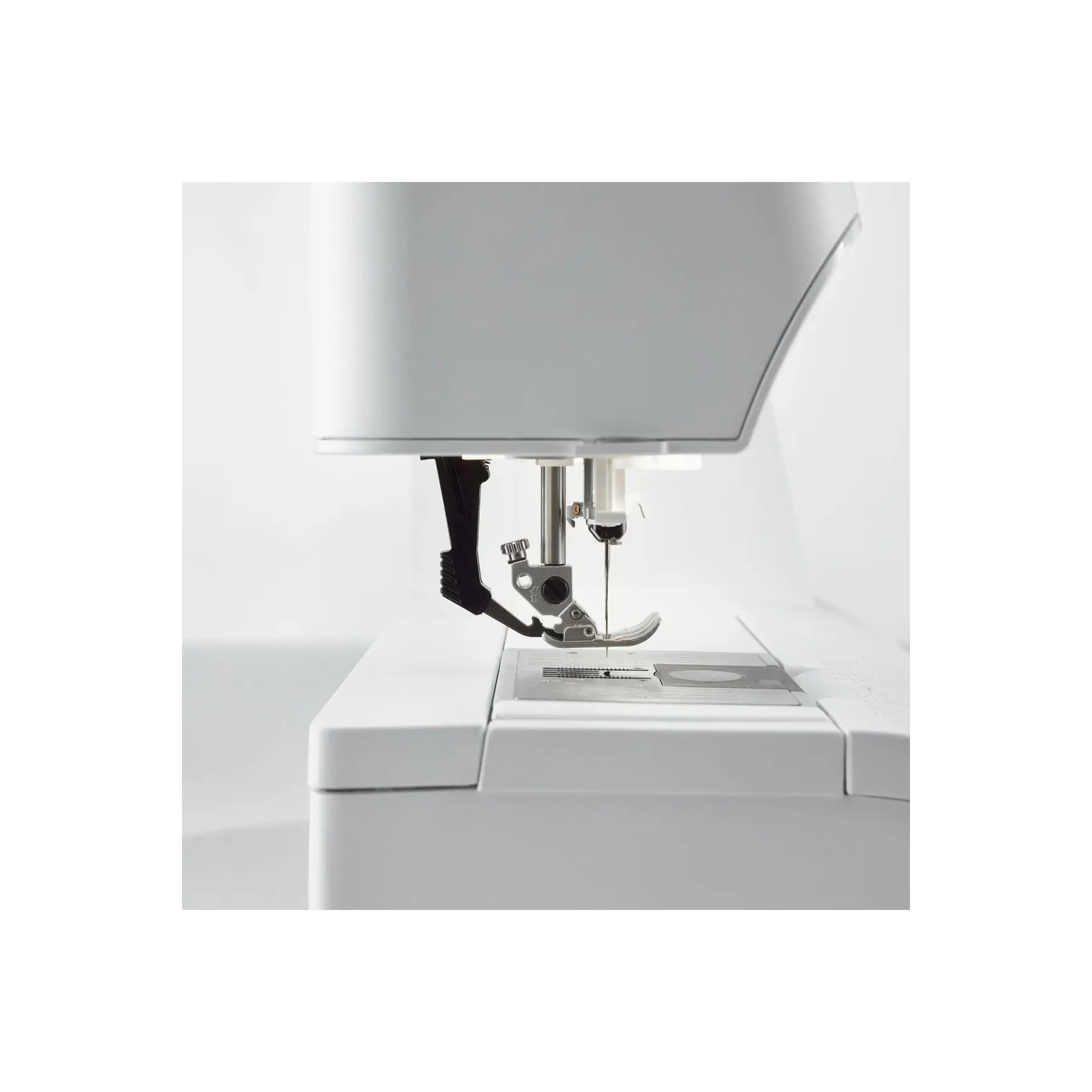 PFAFF® expression™ 720 Sewing Machine Special Edition PFAFF® expression™ 720 Sewing Machine Special Edition