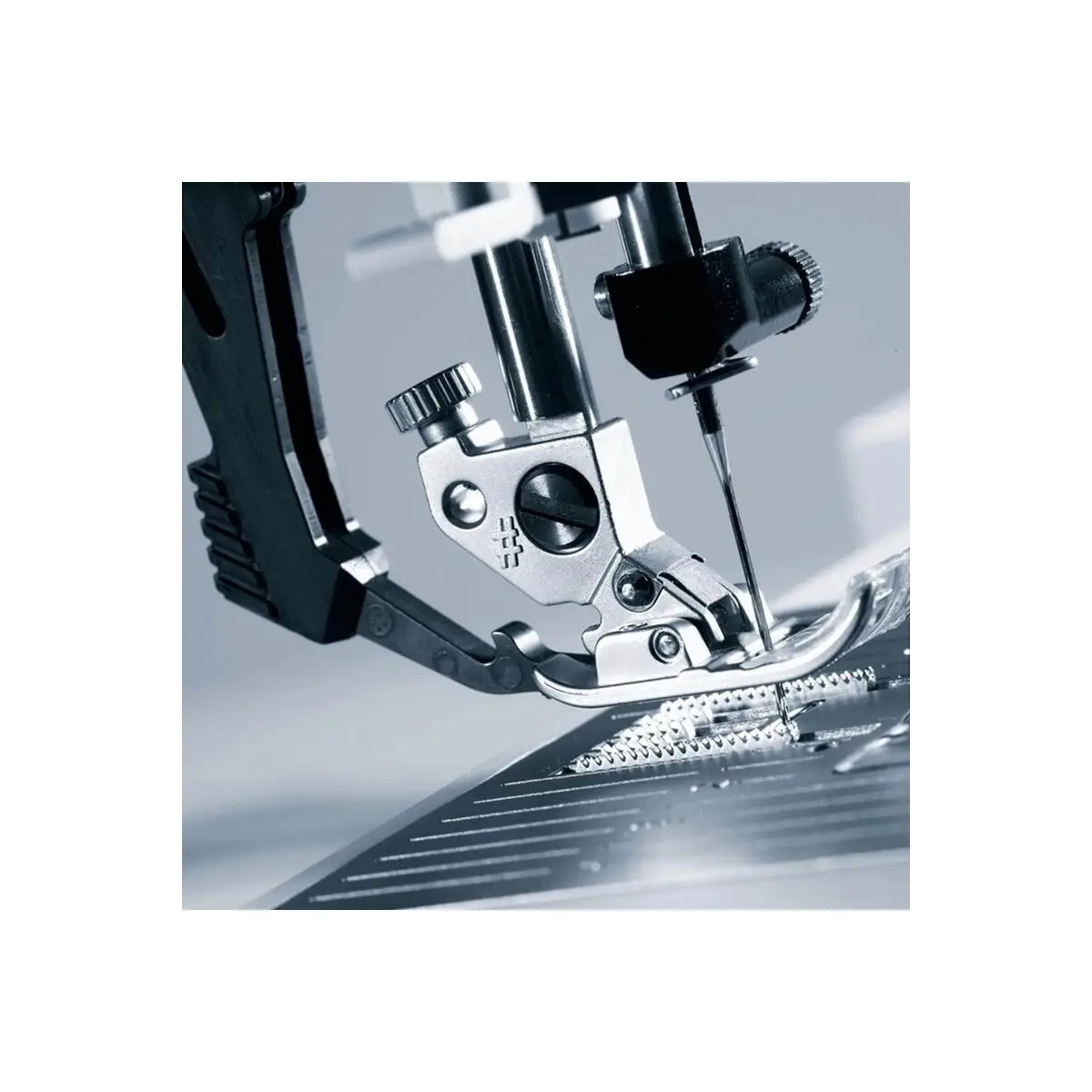 PFAFF® passport 2.0 Sewing Machine + GIFT w/ PURCHASE PFAFF® passport 2.0 Sewing Machine + GIFT w/ PURCHASE