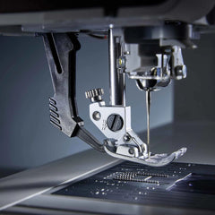 PFAFF® expression™ 715 Sewing Machine PFAFF® expression™ 715 Sewing Machine
