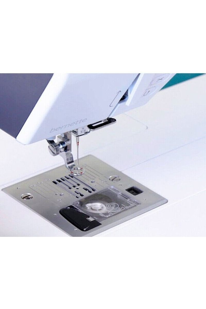 Bernette b 79 Sewing & Embroidery Machine