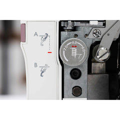 HUSQVARNA® VIKING® AMBER™ Air S | 500 Coverlock Machine