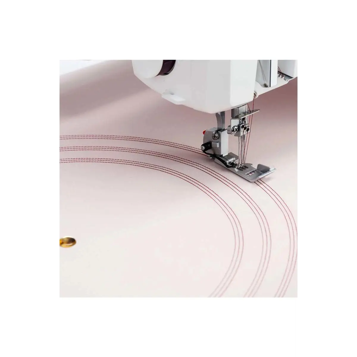 HUSQVARNA® VIKING® AMBER Air S | 600 Overlock Machine
