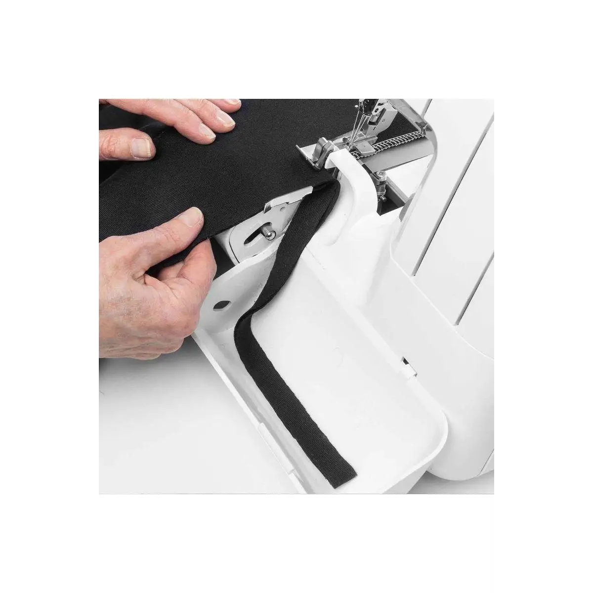 HUSQVARNA® VIKING® AMBER S | 100 Overlock Machine