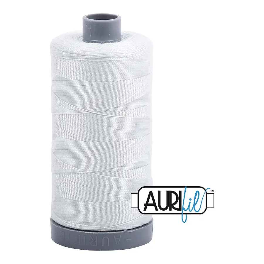 Aurifil Mako 28wt Cotton 750 m 820 yd. spool - 2800 Mint Ice