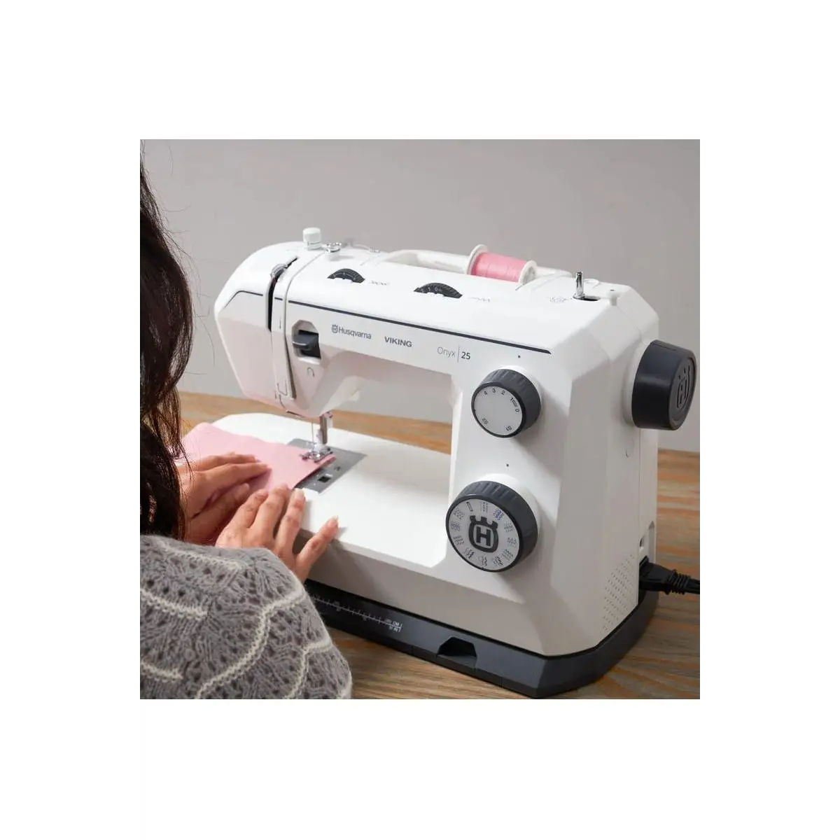 HUSQVARNA® VIKING® ONYX 25 Sewing Machine