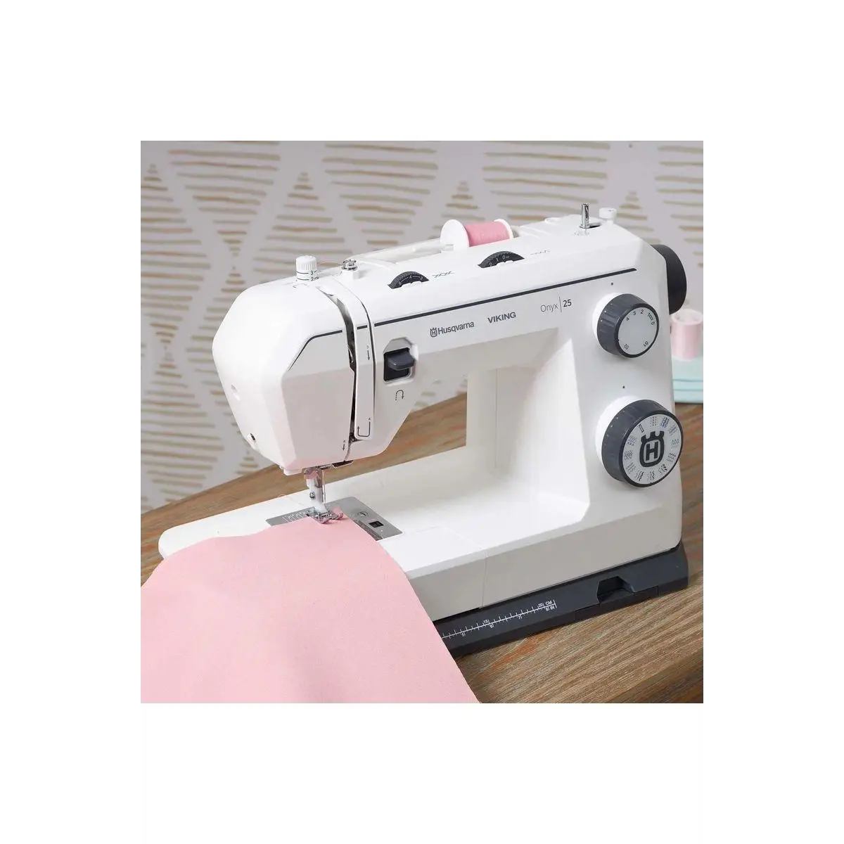 HUSQVARNA® VIKING® ONYX 25 Sewing Machine